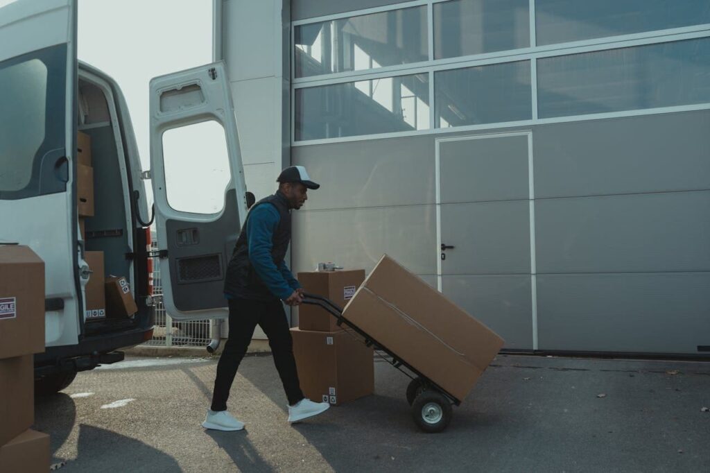 delivery service on vis corner 924d515838 1024x682 1.jpg